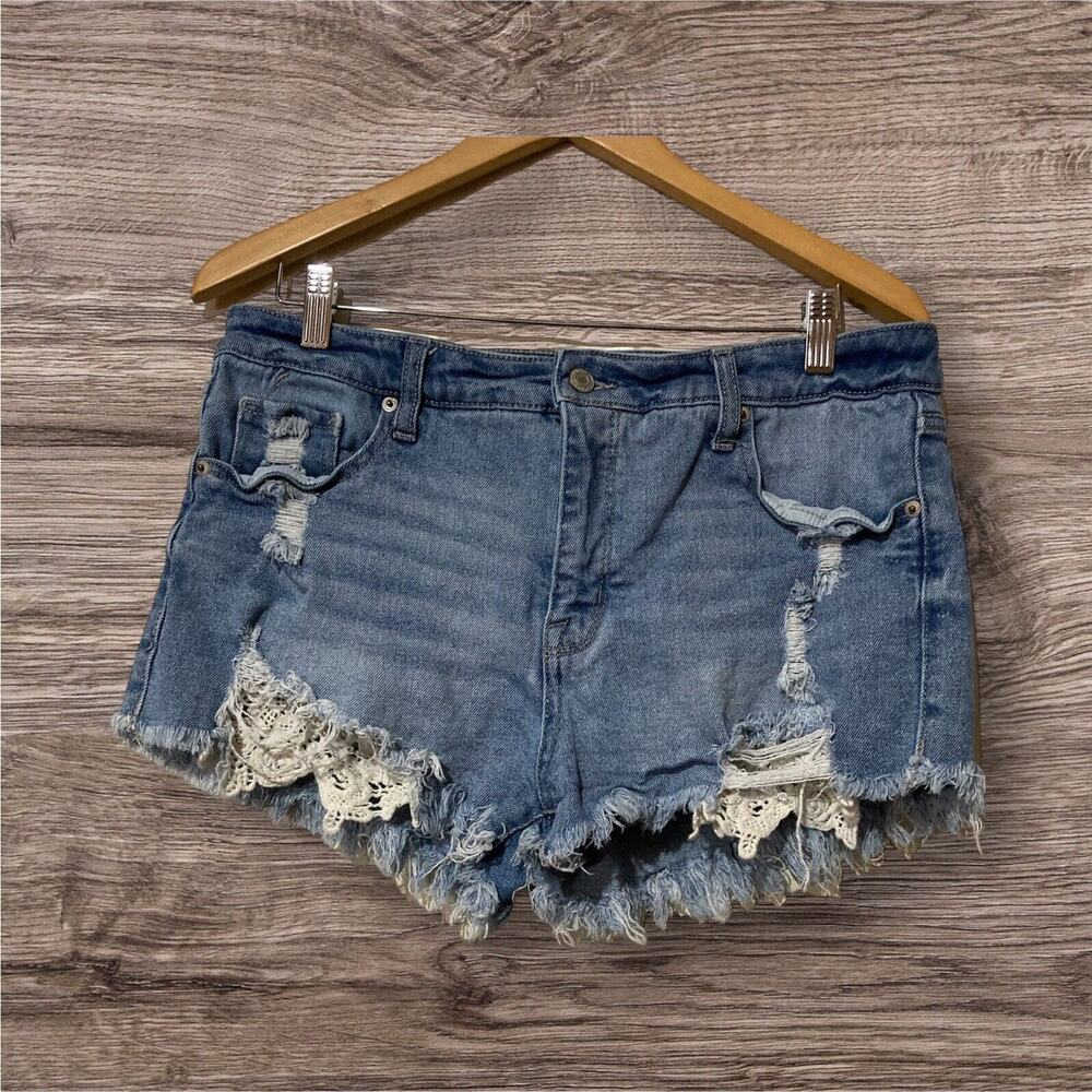 Mossimo High Rise Distressed Denim Shorts 14/32 Light Wash Crochet Lace